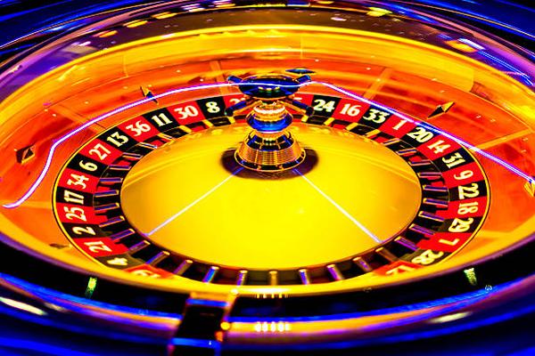 What to Check When Comparing casino trực tuyến uy tín Platforms